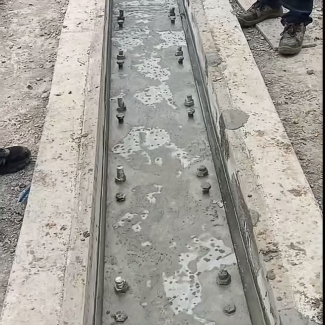 德格港口码头起重机龙门吊重型机械设备稳固用早强快凝轨道胶泥
